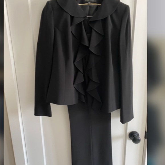 <3 Anne Klein Women’s Suit w ruffles - Picture 1 of 6